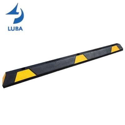 China 1650X150X100Mm Car Vehicle Wheel Stopper Trapezoid Shape Durable Cap Marker Rubber Stopper for sale