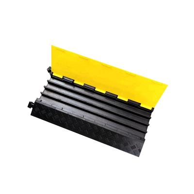 China Durable 900X500X55Mm Corner Guard Lane Incident Protector Rubber Cable Protector for sale