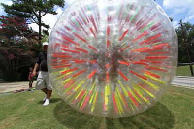 China Kundengebundener roter aufblasbarer Zorb-Ball, aufblasbarer Pool Zorb-Hamster-Ball zu verkaufen