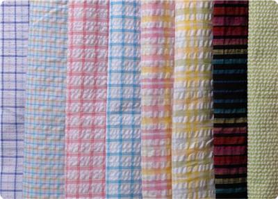 China Baumwollgarn gefärbtes Gewebe 100% des Latccice-Plaid-gestreiften Blasenkrepps für Kleid zu verkaufen