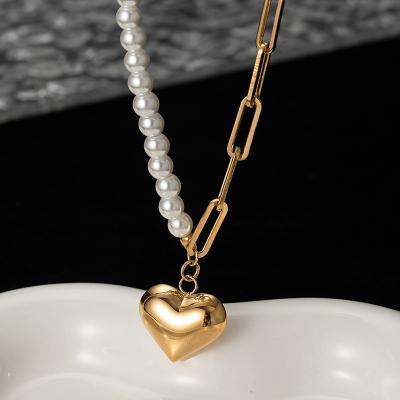 China Fashionable Beautiful Natural Freshwater Pearl Gold Plated Stainless Steel Heart Pendant Chains Women Statement Jewelry Necklace for sale