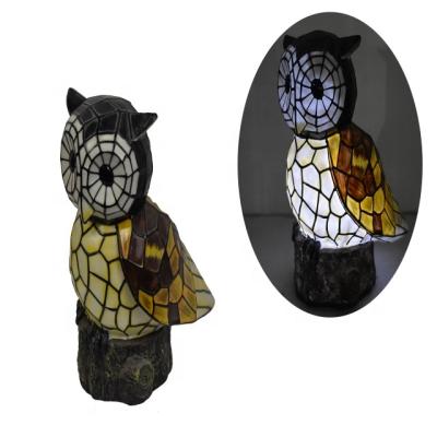 China Resin Outdoor Animal Statue Garden Yard Owl Garden Light Solar Powered Led Lamp Desk Table Lamp Factory Supply Solar Power for sale