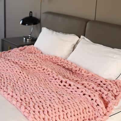 China Inyahome Wearable Knitted Nordic Chenille Handmade Throw Blankets For Couch Bed Gift Super Soft Adult Seasons All Home Decor Blankets for sale