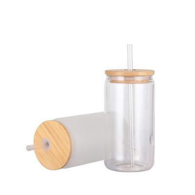 China Sustainable Use High Quality Transparent Clear 16oz Box Shaped Containers Lid Cola Beer Glass Bamboo Mug With Straw for sale