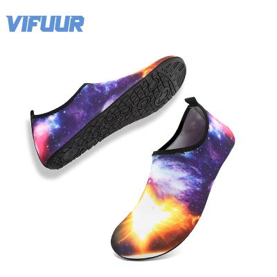 China Fashion Trend Amazon Water Shoes Plastic Breathable Aqua Sock Wholesale Water Shoes Aqua for sale