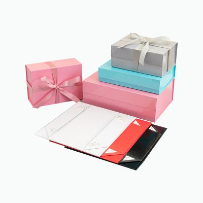 China Recycled Materials Luxury Custom Paper Magnet Gift Boxes Recycled Foldable Magnetic Clothing Packaging Box for sale