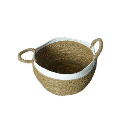 China Wholesale Handweaved Basket Sustainable Cattail Woven Storage Basket Fruit Vegetable Storage Basket With Handle for sale