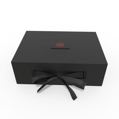 China Recyclable Magnetic Black Cardboard Gift Boxes For Packaging for sale