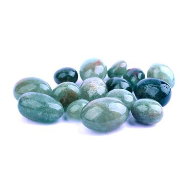 China Feng Shui Natural Crystal Gravel Tumbled Strawberry Stone Green Quartz For Natural Healing for sale