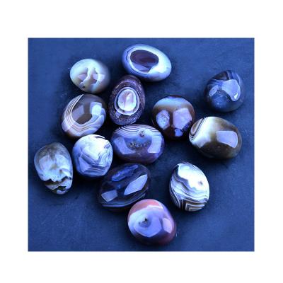 China Europe Good Quality Natural Agate Polished Gravel Crystal Quartz Persian Agate Tumbled Stones Palm Stone for sale