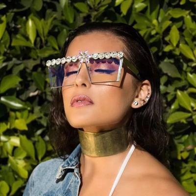 China Women's Anti Clear Sunglasses Luxury Square Oversized Diamond Crystal Eyewear Alloy Lens UV400 Lens for sale