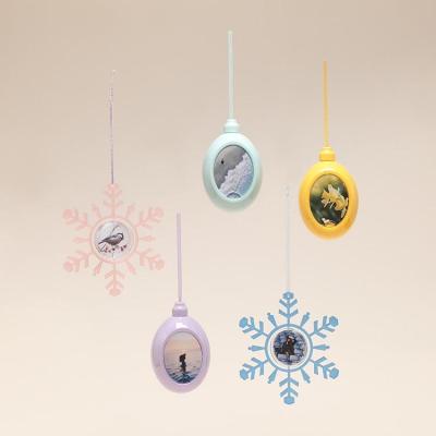 China Best Christmas Photo Snowflake Spinning Plastic Tree Decoration Spinning Stands Two Photo Ornament for sale