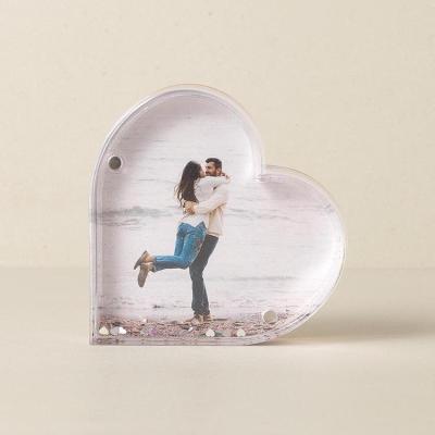 China Back Plate Desktop Decorative Romantic Colorful Magnetic Heart Glitter Plastic Glitter Liquid Frame for sale