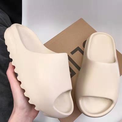 China 35-46 Custom Made High Quality Original Fashion Trend Fashion Trend Slippers Cartoon Logo Slippers Yeezy Shoes For Men for sale