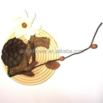 China Creative unique China wood ratttan round flower crafts wall hanging decoration arts for sale