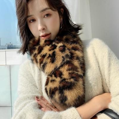 China Designer Rabbit Fur Leopard Print Scarf Winter Warm Comfortable Luxury Women's Short Rabbit Fur Neck Scarf for sale