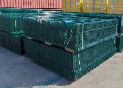 China Cercas de paneles galvanizados 3D Cercas de acero curvado 3D cercas de alambre curvado cercas de alambre V malla cercas de seguridad en venta