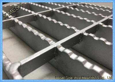 China Press Locked Galvanized Steel Grating Expanded Metal Mesh 40 X 100 Mm Pitch for sale