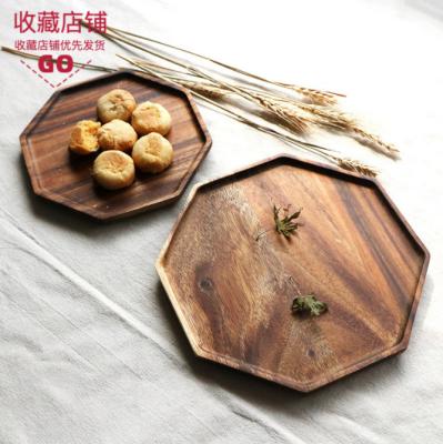 China Hot Sale Nordic Wholesale Rubber Cheap Round Acacia Charger Serving Solid Wood Fruit Food Stocked Dish Wooden Dish for sale