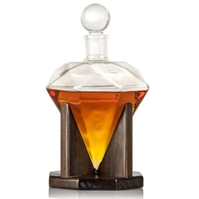 China 1000ml Viable Shape Wine Glass Whiskey Decanter Set On Oak Wood Base for sale