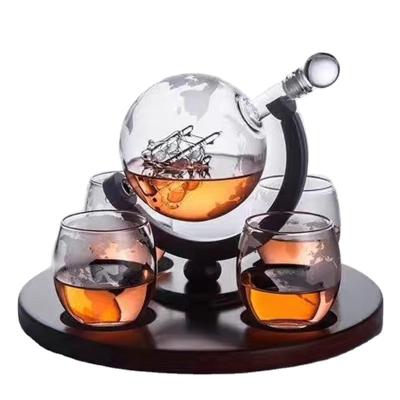 China Stocked Hot Sales 28oz Glass Decanter Customized Globe Decanters Whiskey Wine Tequila Decanter Set for sale