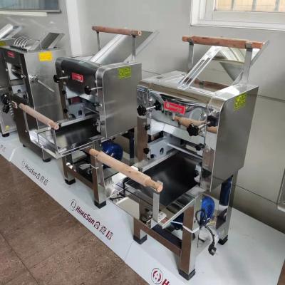 China Kantine Nudel-Produktionsmaschine-Teig-Schneider-Rollen-Handelsknetmaschine zu verkaufen