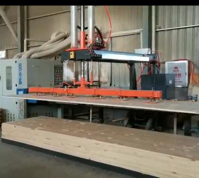 China Automatic Suction Loading Unloading Machine 300kg Capacity  Wood Board Assembly Line for sale