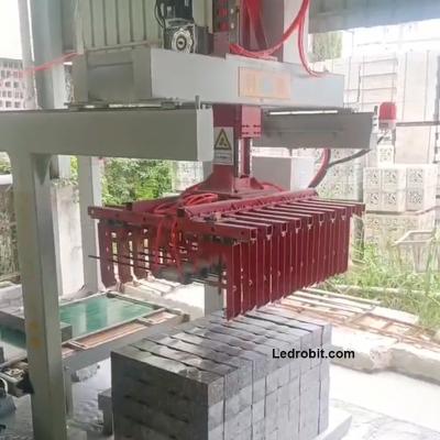 China PLC Controlled Industrial Robotic Case Palletizer Palletizing Automation For Plant for sale