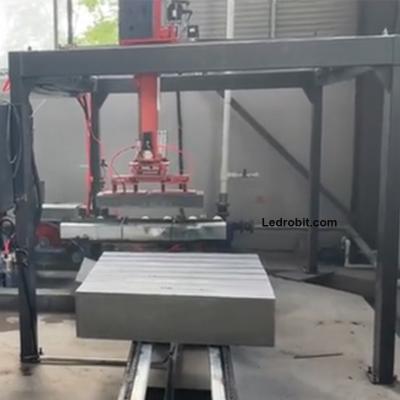 China Curbside Loading And Unloading System Loader Unloader Customizable 2 - 5 Axis for sale