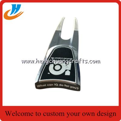 China New design custom golf accessory enamel pin golf badge fork with custom logo for sale