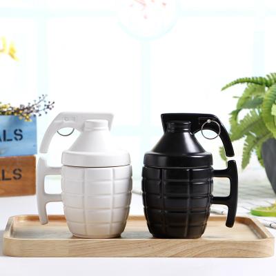 China Viable Personalized Creative Pomegranate Shaped Black And White With Lid Ceramic Mug for sale