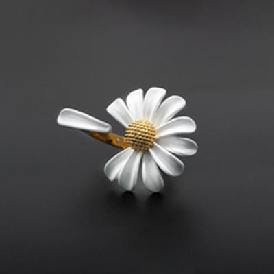 China Wholesale Cute Adjustable Jewelry Girl Rings BY-32 Large Lacquer Finger Small Daisy Flower Cuff Ring Designs White For Women for sale