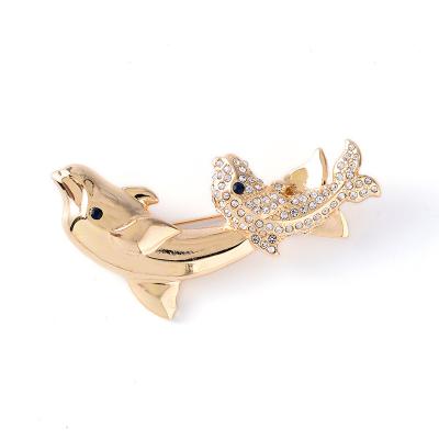 China Crystal Pave Parent Child Dolphin Metal Gold Plated Brooch Pin Fashion Trendy Hot Selling Jewelry For Women for sale