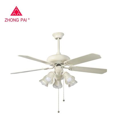 Cina Most popular 52 inch vintage chandelier ceiling fan with light bulb decorative ceiling fan with ETL approval in vendita