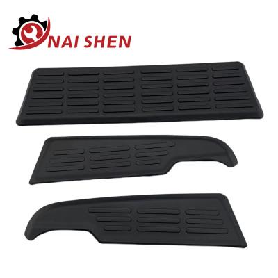 China Good quality auto parts for Nissan Pickup P11 tail bemper rich pedal RUI QI for sale