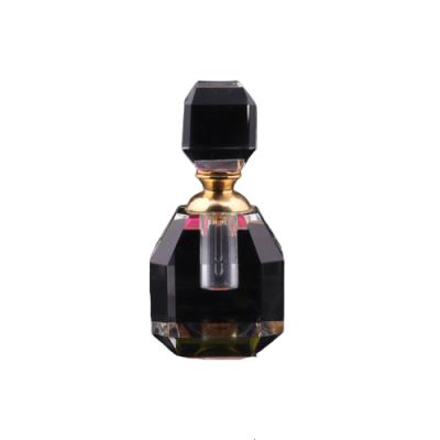 China Europe Vintage Luxury Crystal Perfume Bottle 30ml 50ml 100ml K9 Fancy Mini Crystal Bottles For Perfume Oil for sale