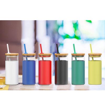 China Silicone Sleeve 500ml Borosilicate Glass Eco-friendly Sustainable Water Bottle With Bamboo Lid For Drinking for sale