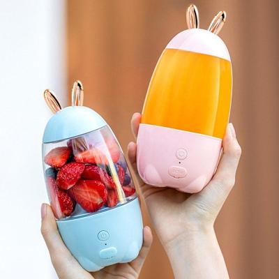 China Car Factory Wholesale New Mini Portable Juicer Multifunctional Electric Fruit Juicer Usb Charging Small Household Mixing Cup for sale