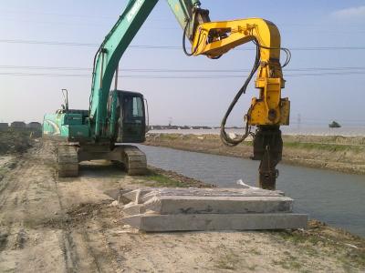 China Het graafwerktuig zette het Mini Geïntegreerde Trillingsheiblok van het de Bouwmateriaal van de Stapelhamer op Te koop