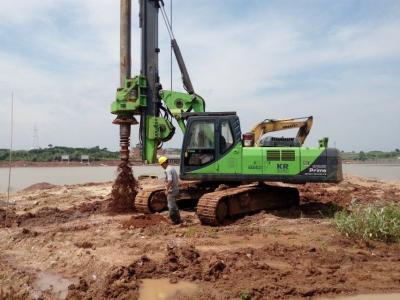 Chine Le couple maximum KR150C de 150 KN.M a ennuyé la plate-forme de forage de pile pour la machine de piles ennuyée par profondeur maximum de perçage de 52m à vendre