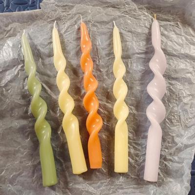 China Home Decorative Relighting Candle China Wax Spiral Twist Taper Candle Manufacturers for sale