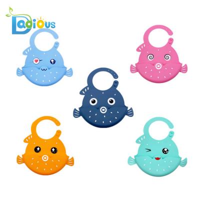 China Wholesale Antibacterial Waterproof Soft Silicone Bibs Wholesale Silicone Soft Silicone Baby Bibs Easy Clean Baby Bib for sale