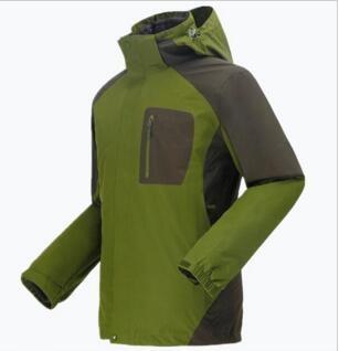 China Plus size fashionable windproof mountaineering wear training ski jacket for sale