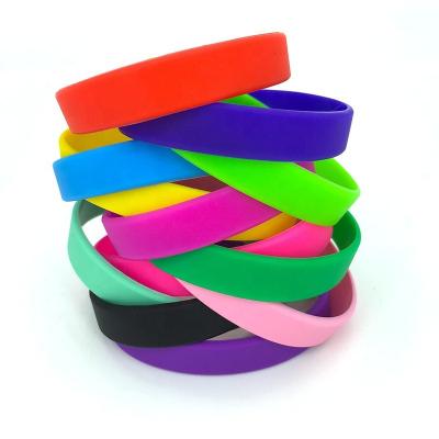 China Promotion Fashion Design Sports Wristband Style Waterproof Silicone Rubber Wristband With Logo Customized for sale