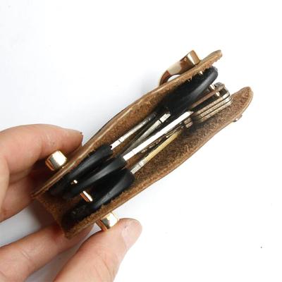 China Handmade Genuine Leather Compact Key Holder Key Organizer Pocket Holder Up To 10 Keys for sale