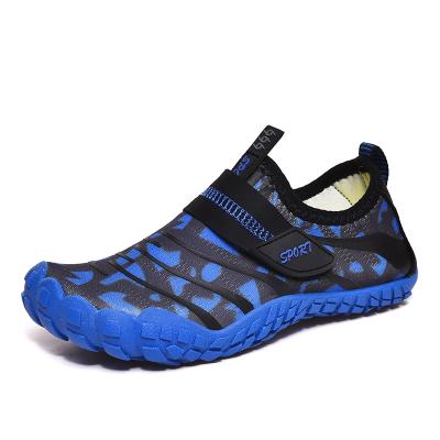 China Fashion trend high quality outdoor leisure water shoes for men and women walking on water wading shoes water socks for sale