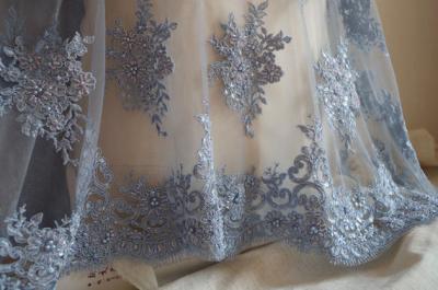 Cina Tessuto in rilievo blu-chiaro del pizzo del fiore 3D dall'iarda per il vestito da sposa in vendita