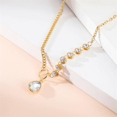 China High Quality Direct Selling Niche Design Diamond Light Luxury Versatile Adjustable Asymmetric Glass Necklace for sale