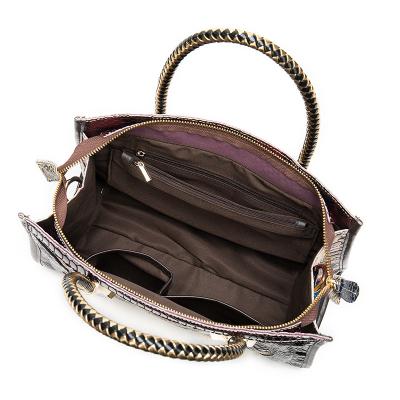 China Waterproof 2023 retro ethnic country style ladies misses collision splicing handbag, unique splicing style for sale