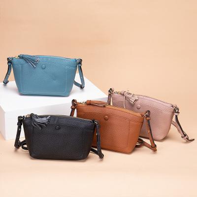 China Waterproof Wholesale Vertical Shoulder Phone Wallet Bag 2023 New Fashion Genuine Leather Women Chain Crossbody Shoulder Bag for sale